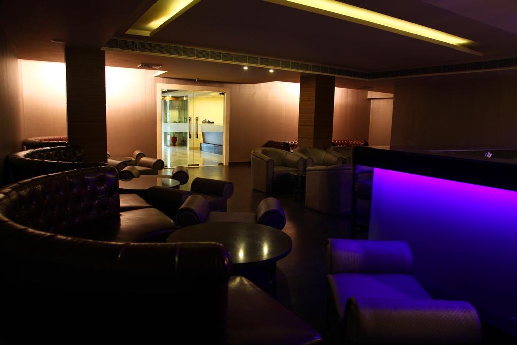 Continent Nakodar Hotel & Resorts Exteriör bild